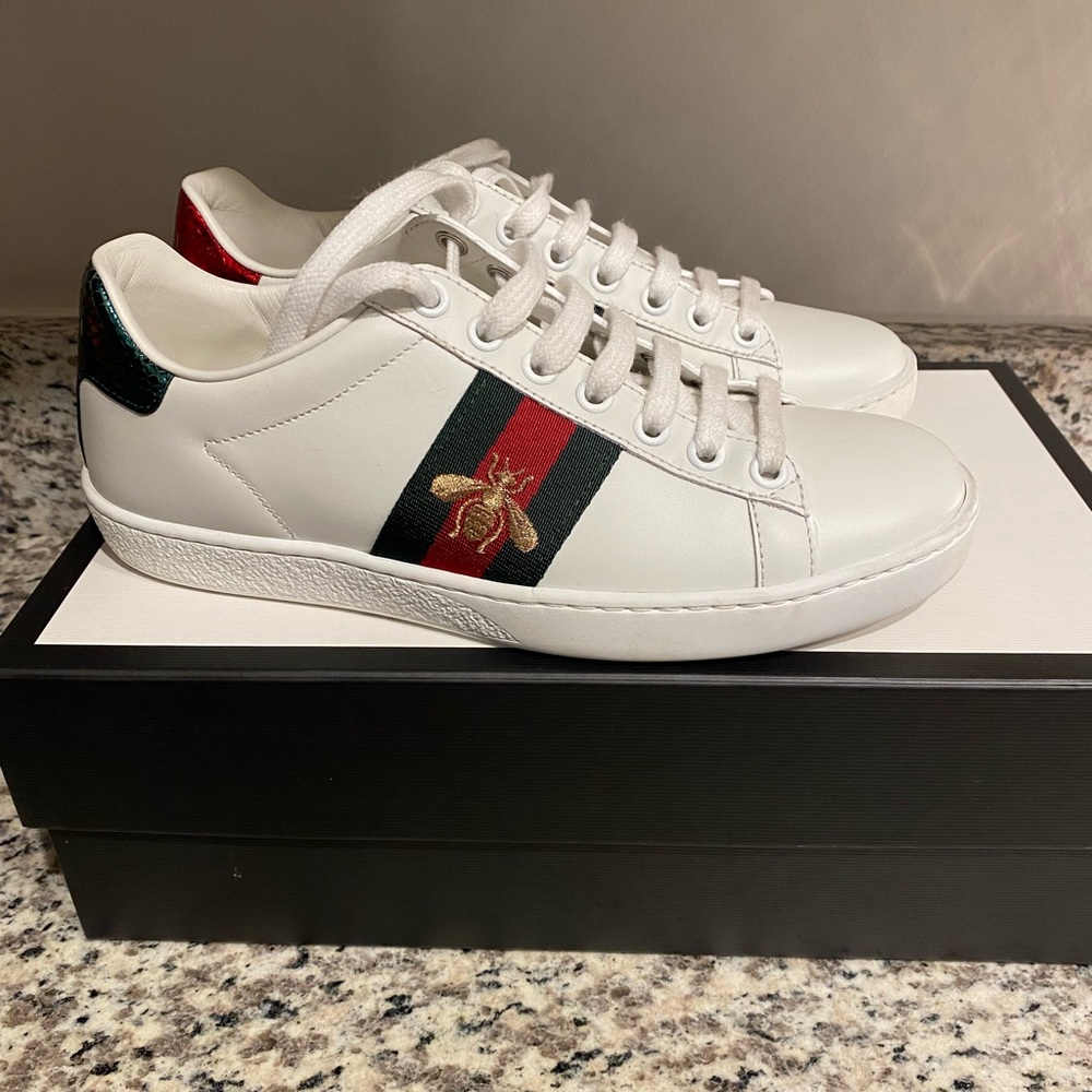 Gucci Ace Sneaker with Bee size 35